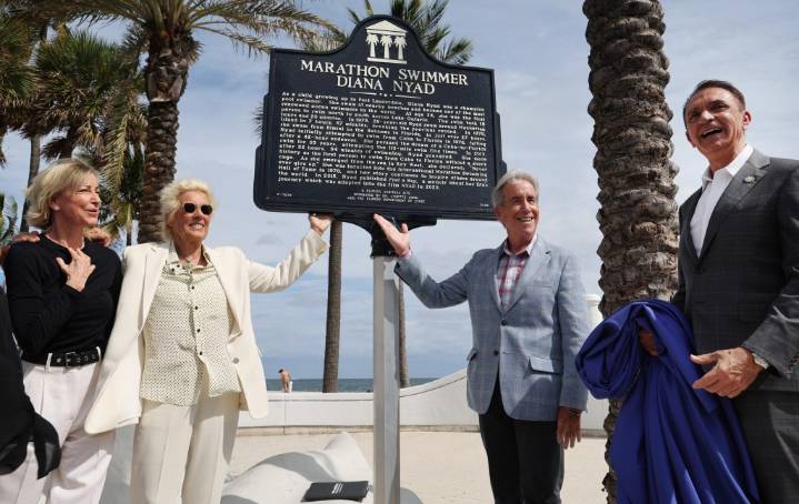 A day for Diana Nyad, and a reunion of 'two Fort Lauderdale girls'