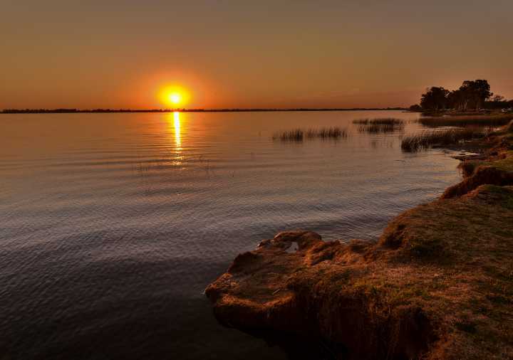 Dónde refrescarse sin ir a Mar del Plata: 4 playas accesibles a pocos kilómetros de Buenos Aires