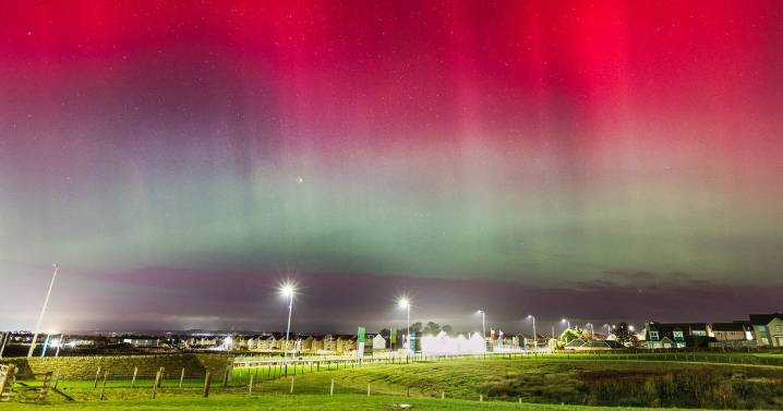 Incredible images show Edinburgh Northern Lights as locals spot spectacular sight