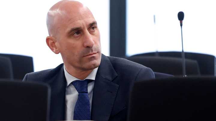 Rubiales reaparece en redes sociales: "Es momento de volver"
