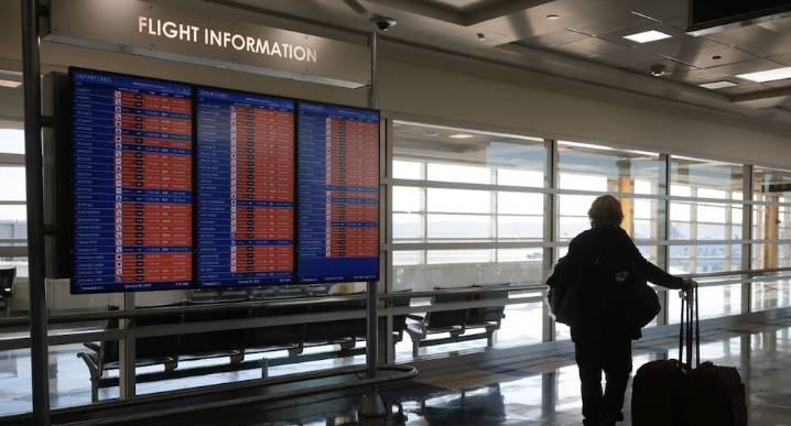 Emergen detalles de la inminente reducción de vuelos en aeropuertos de EE.UU.