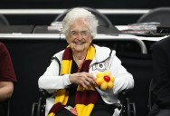 Loyola Chicago wins first game since Sister Jean's death: 'She was with us tonight'