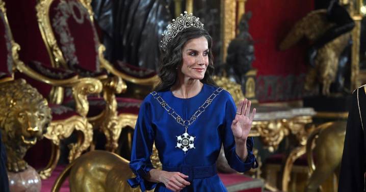 Reina Letizia cede la tiara Flor de Lis para exposición de Patrimonio Nacional
