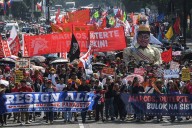 Miles protestan en Filipinas contra la corrupción en el gobierno del derechista Ferdinand Marcos Jr