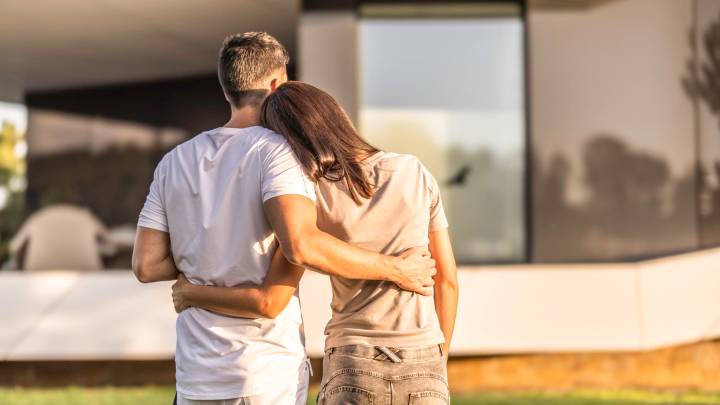 Experts pan Donald Trump’s portable mortgages plan. How homeowners can move without losing their ultra