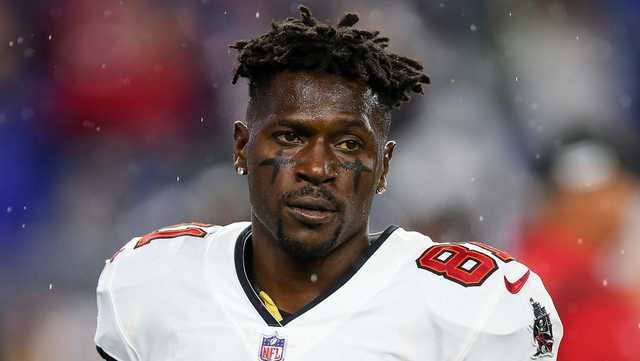 Ex-NFL star Antonio Brown gets $25K bail on attempted murder charge