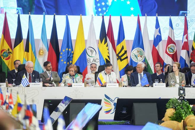 Petro busca protagonismo en vitrinas internacionales mientras refuerza tono frente a EE. UU.