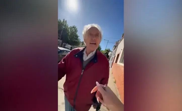 Imputaron al jubilado que le pegó una trompada a su vecina por estacionar mal el auto