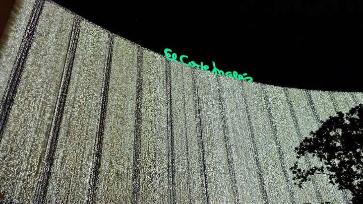 Mariona Ortiz y otros rostros famosos encienden las luces de Navidad de El Corte Inglés