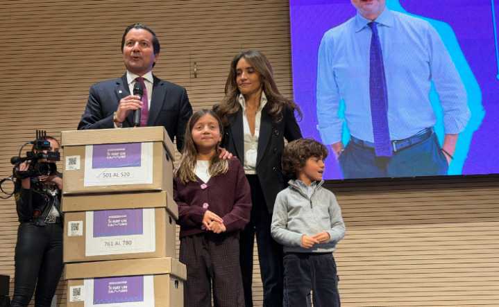 Con 1.300.000 firmas David Luna se convierte en otro precandidato que cumple con la Registraduría