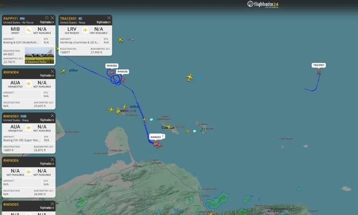 Aviones militares de EE. UU. sobrevuelan el espacio aéreo cercano a Venezuela