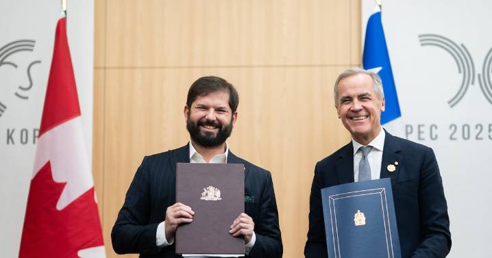 Boric se reúne con primer ministro canadiense y firman actualización del Acuerdo Marco de asociación estratégica