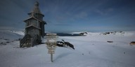 De madera, de metal, en un contenedor marítimo y bajo el hielo: las iglesias de la Antártida que enseñan que la fe no conoce límites