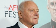 La dura confesión de Anthony Hopkins sobre el alcoholismo, el llamado de atención que cambió su vida: “Causé mucho dolor