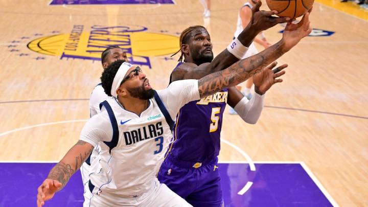 Mavs' Anthony Davis gets cheers and another ‘L' in return to LA after injury