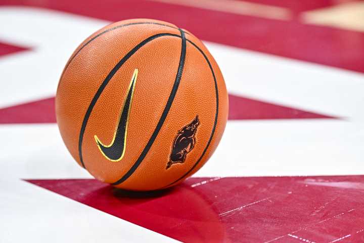 LIVE SCORE UPDATES & ANALYSIS: Arkansas women's basketball vs. Southern Illinois