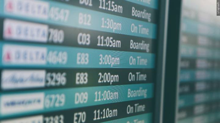 US Flight Cancellations Accelerate as Airlines Comply with Government Shutdown Order