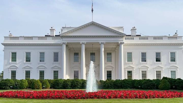 Balean a dos soldados de la Guardia Nacional de EU cerca de la Casa Blanca; hay un detenido