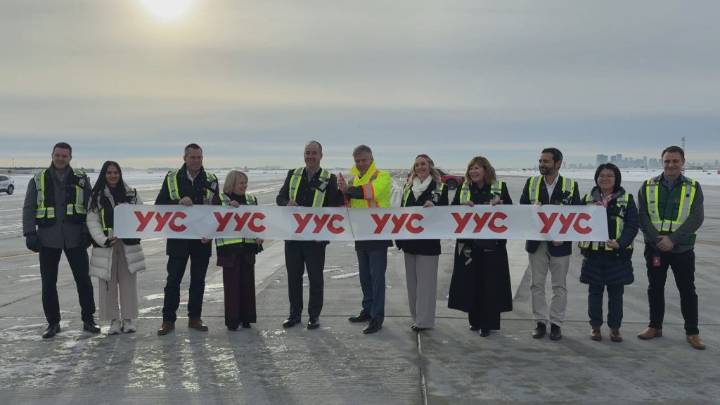 New runway reopens at Calgary airport ahead of holiday travel surge