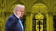 Ni la retirada de ayudas ni los millones de funcionarios sin cobrar evitan que Trump celebre una fiesta al más puro estilo 'El Gran Gatsby'