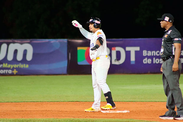 Tigres vino de atrás ante Cardenales para alcanzar nuevamente el 1er lugar