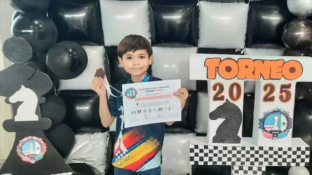 Hermosillo: Gana bronce niño de 7 años campeonato de ajedrez
