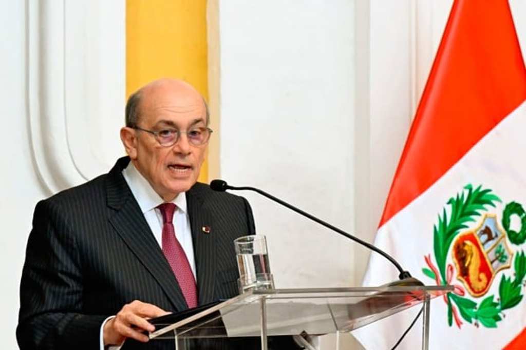 Perú: canciller anuncia medidas urgentes de resguardo de fronteras