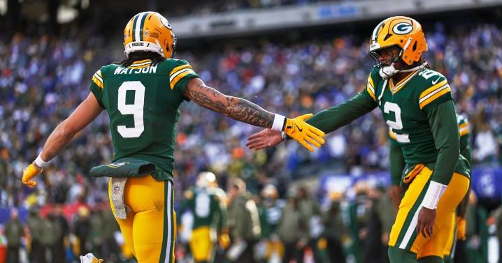 Vikings attempt to beat Packers at Lambeau Field for a third straight season