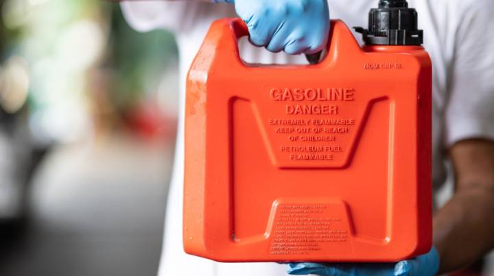 7 Ways To Tell That Gasoline Is No Longer Usable For Outdoor Tasks