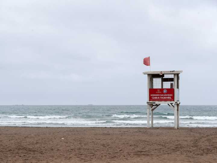 "No apta para baño": cómo estaba la playa chilena de La Serena en la que desapreció el adolescente argentino