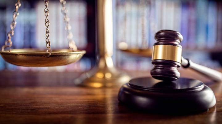 Jueza federal restablece el derecho a fianza migratoria