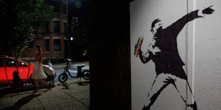 The Guy Who Threw a Sandwich at an ICE Officer Is Actually on Trial