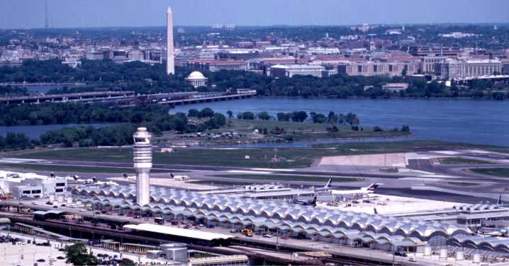 Trump administration orders 10% flight reductions amid shutdown