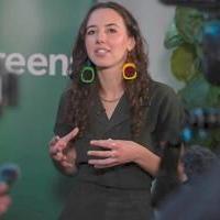 Green leader visits valley