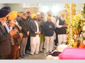 CM Mann, Kejriwal and Omar Abdullah join Sangat in Nagar Kirtan from Srinagar; View Pics Photo Source: Babushahi Bureau [ FULL VIEW ]