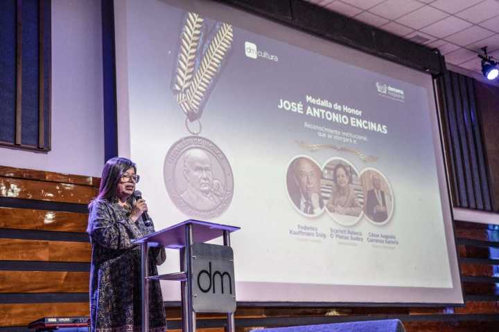 Derrama Magisterial entregó Medalla Encinas a tres destacados intelectuales