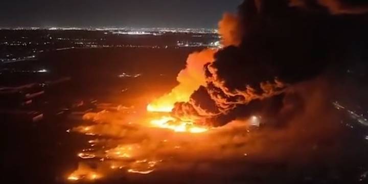 Incendio en Ezeiza: así es el operativo de bomberos y fuerzas de seguridad para combatir el fuego