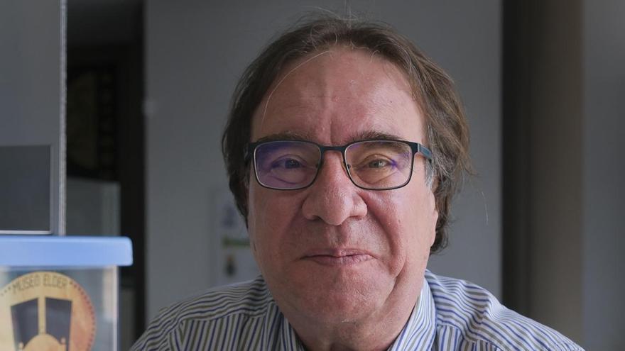 Amós García: «En esta novela quiero defender a la ciencia frente a la inconsciencia»