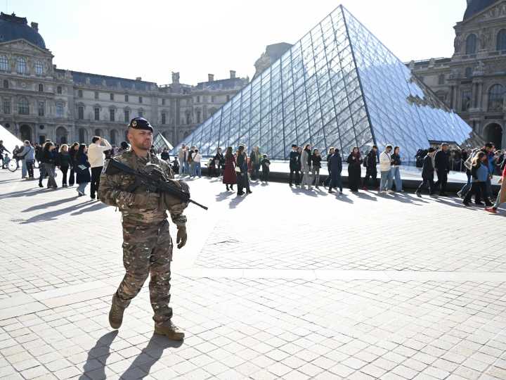 Two more suspects charged over Louvre heist
