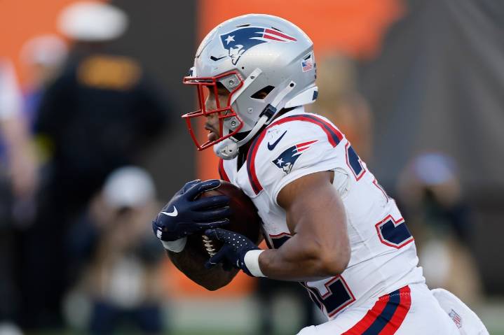 StreamEast alternatives for free NFL streams today