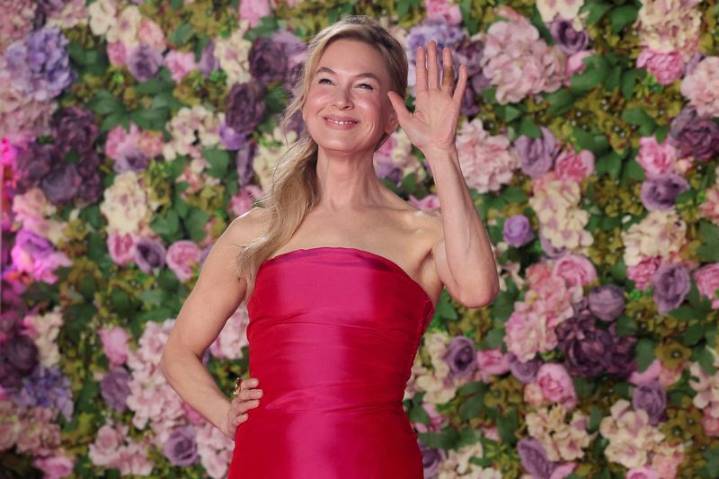 Bridget Jones get her own statue in London’s Leicester Square