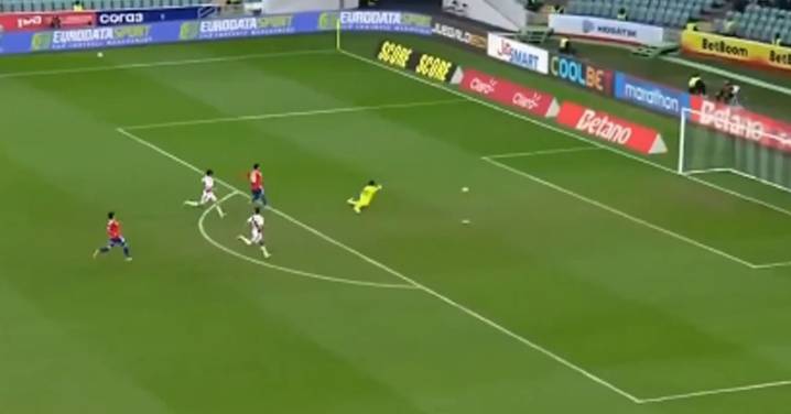 Con uno menos: Chile le dio vuelta al marcador ante la Selección Peruana con dos tantos en solo cuatro minutos
