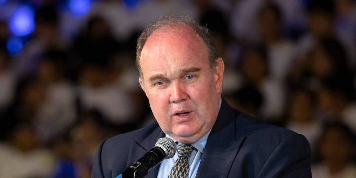 Rafael López Aliaga genera desconcierto al plantear un Ministerio del ser humano y un aeropuerto en Oxapampa con ruta a Alemania