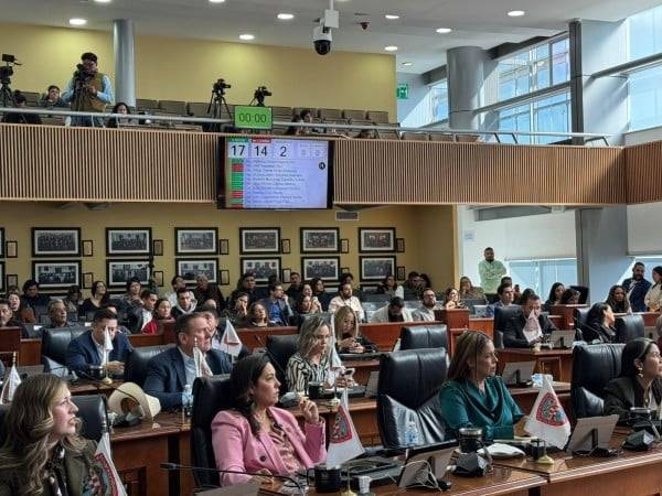 De “panzazo” pasa en Congreso donación de terreno a empresa inmobiliaria