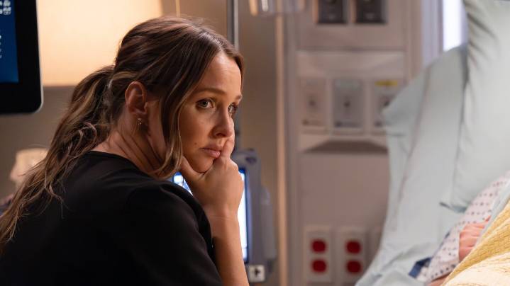 'Grey's Anatomy': Are Teddy & Jo in Trouble in Fall Finale? (VIDEO)