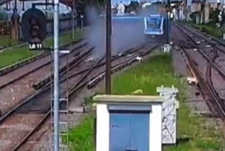 Video. El momento exacto en el que la formación del Tren Sarmiento descarriló