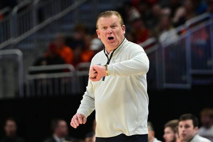 Deadspin | No. 17 Illinois flexed rebounding muscle in opener; FGCU up next