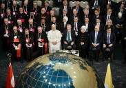 El Papa pide en Turquía líderes «que favorezcan el diálogo» ante lamultiplicación de conflictos