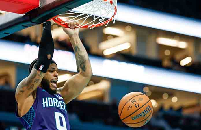 Hornets regresan ala victoria ante Bulls