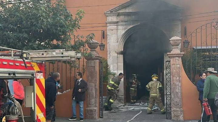 Incendio en el templo de la Sagrada Familia aparentemente fue provocado: Protección Civil